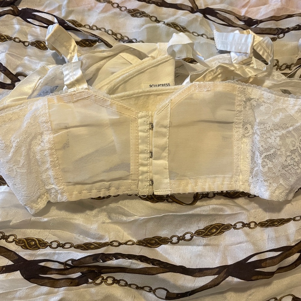 Jeunique Bras - Picture 5 of 13